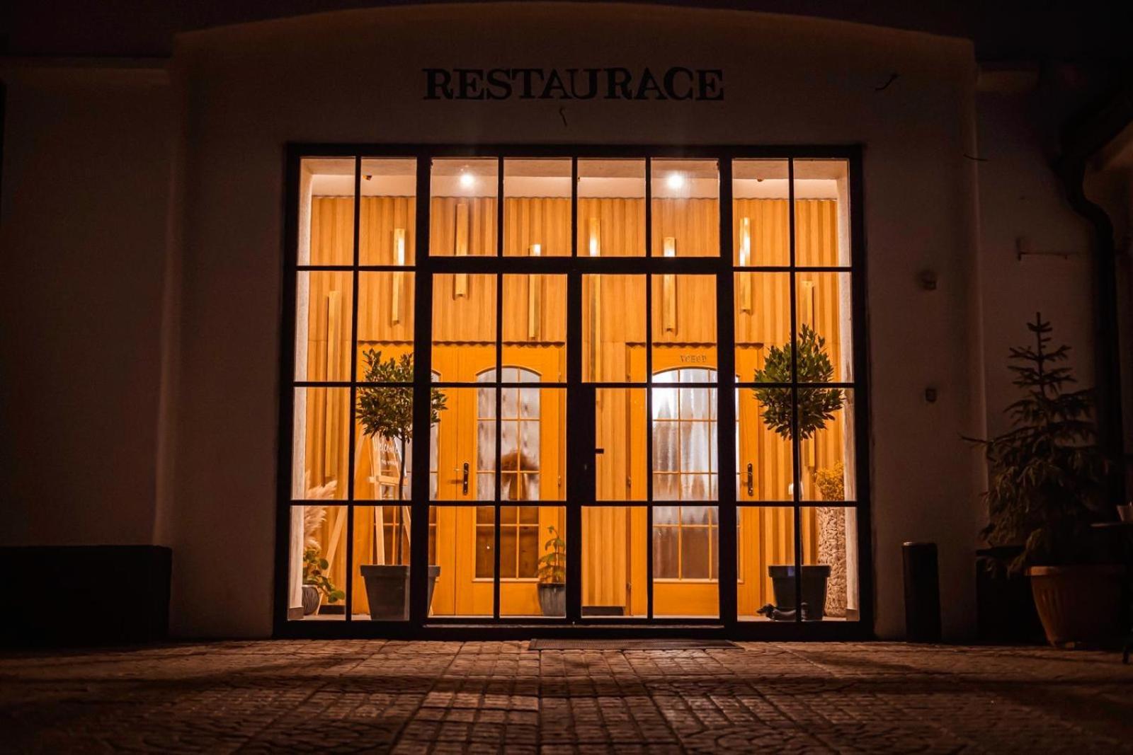 Golden Golem Hotel & Spa Praag Buitenkant foto