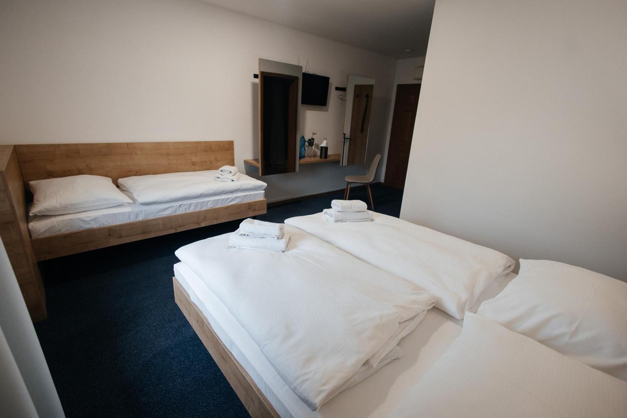 Golden Golem Hotel & Spa Praag Buitenkant foto
