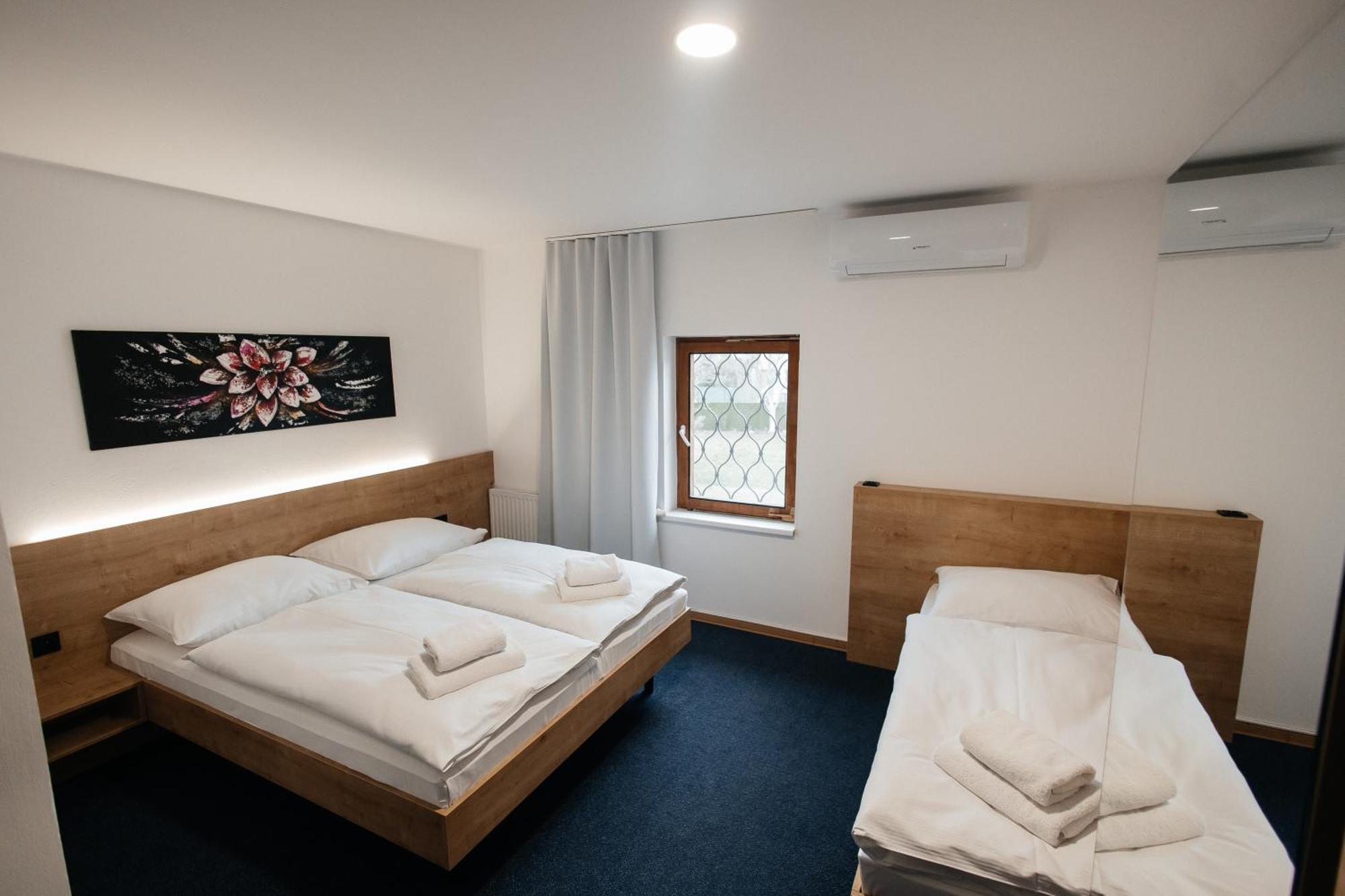 Golden Golem Hotel & Spa Praag Buitenkant foto