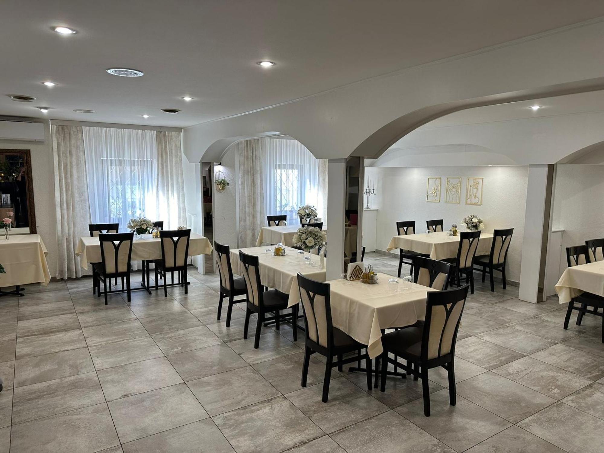Golden Golem Hotel & Spa Praag Buitenkant foto
