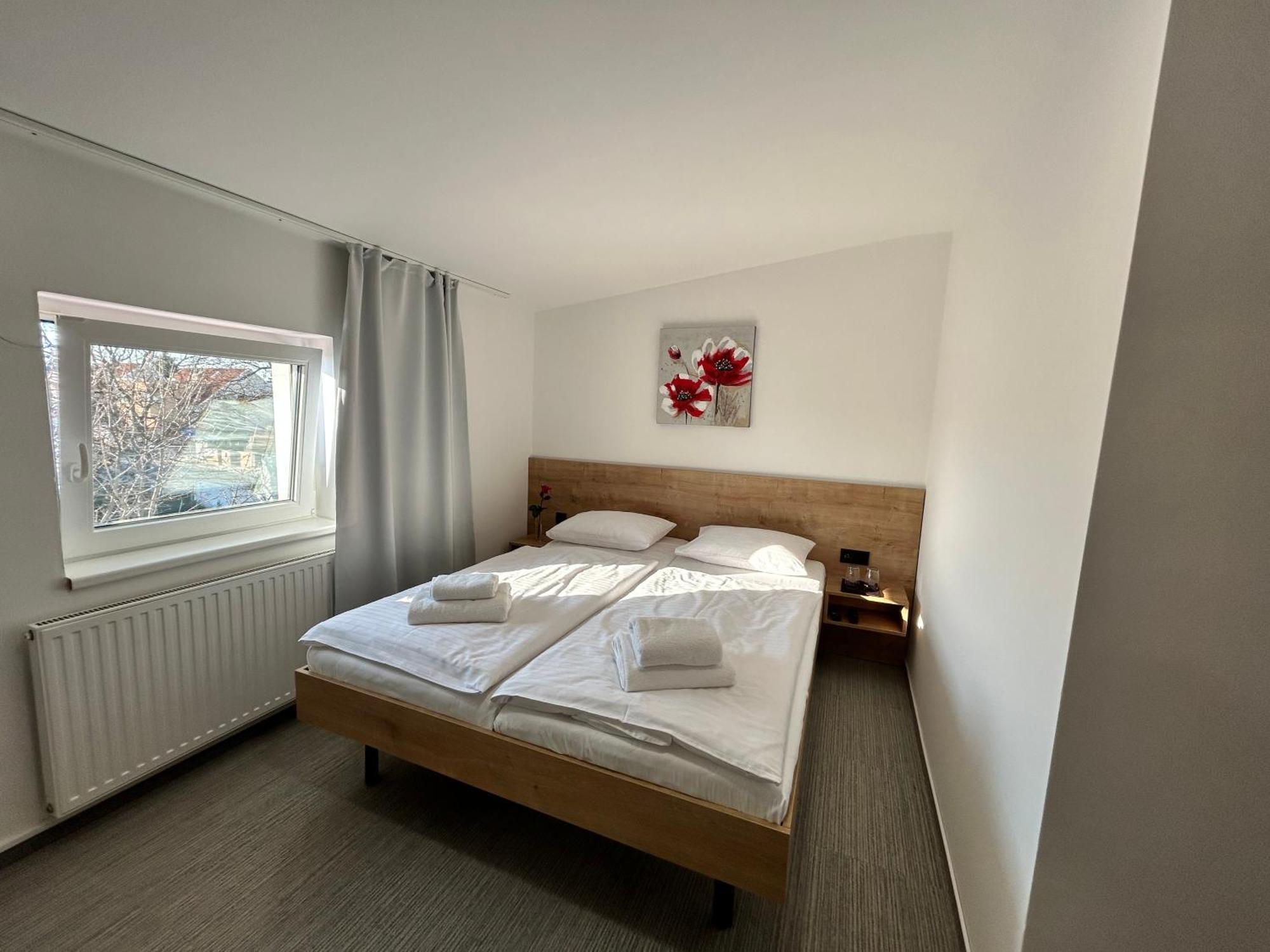 Golden Golem Hotel & Spa Praag Buitenkant foto